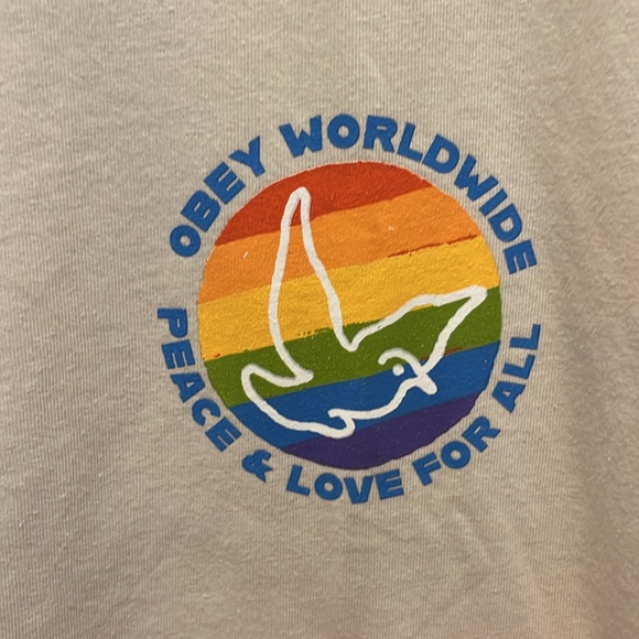 NEW! 2/$55 Obey Peace & Love tshirt - Picture 3 of 3